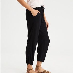 American eagle tapered leg pant